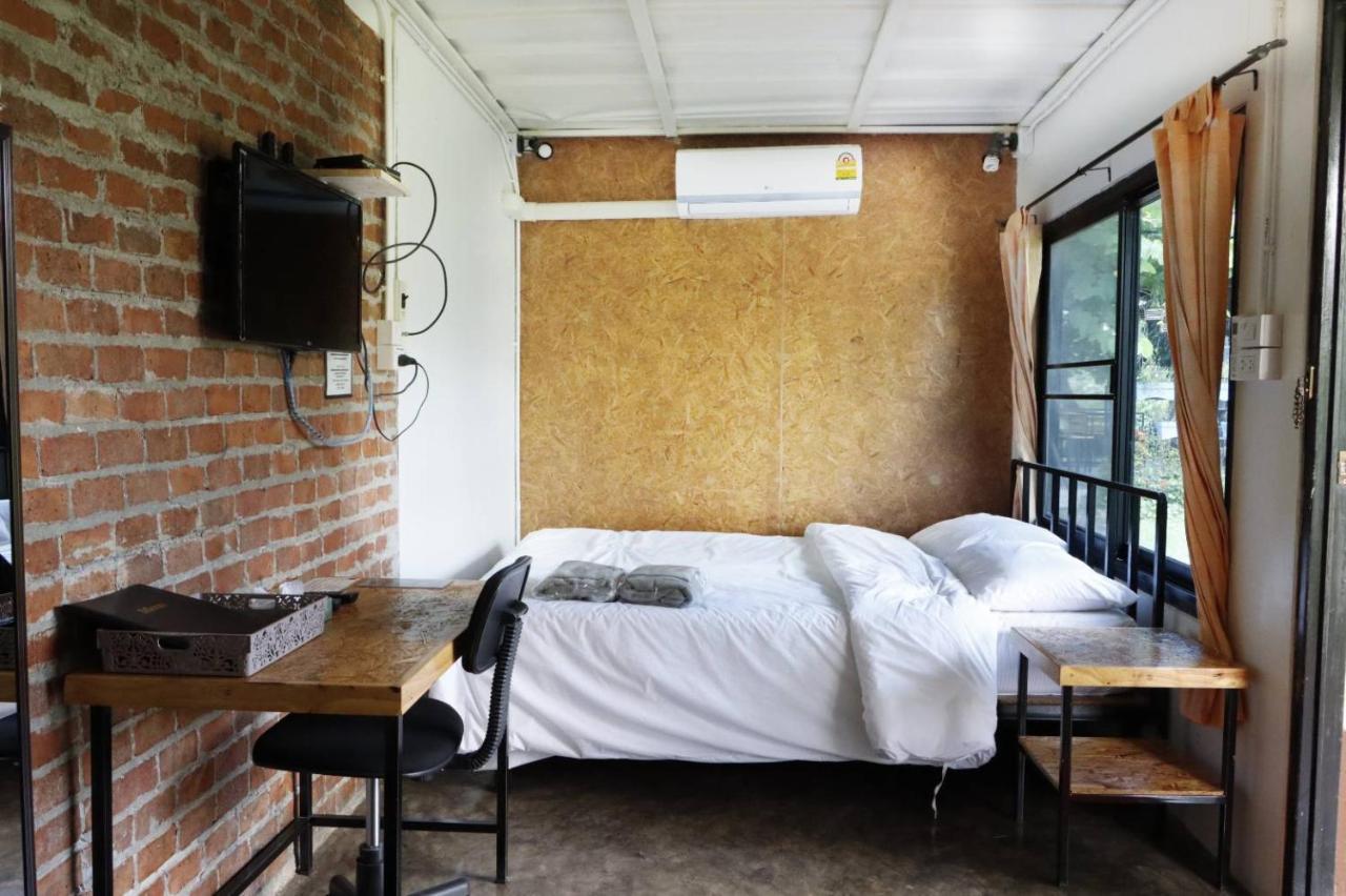 Smile Box Coffee & Resort Nong Hin Екстер'єр фото