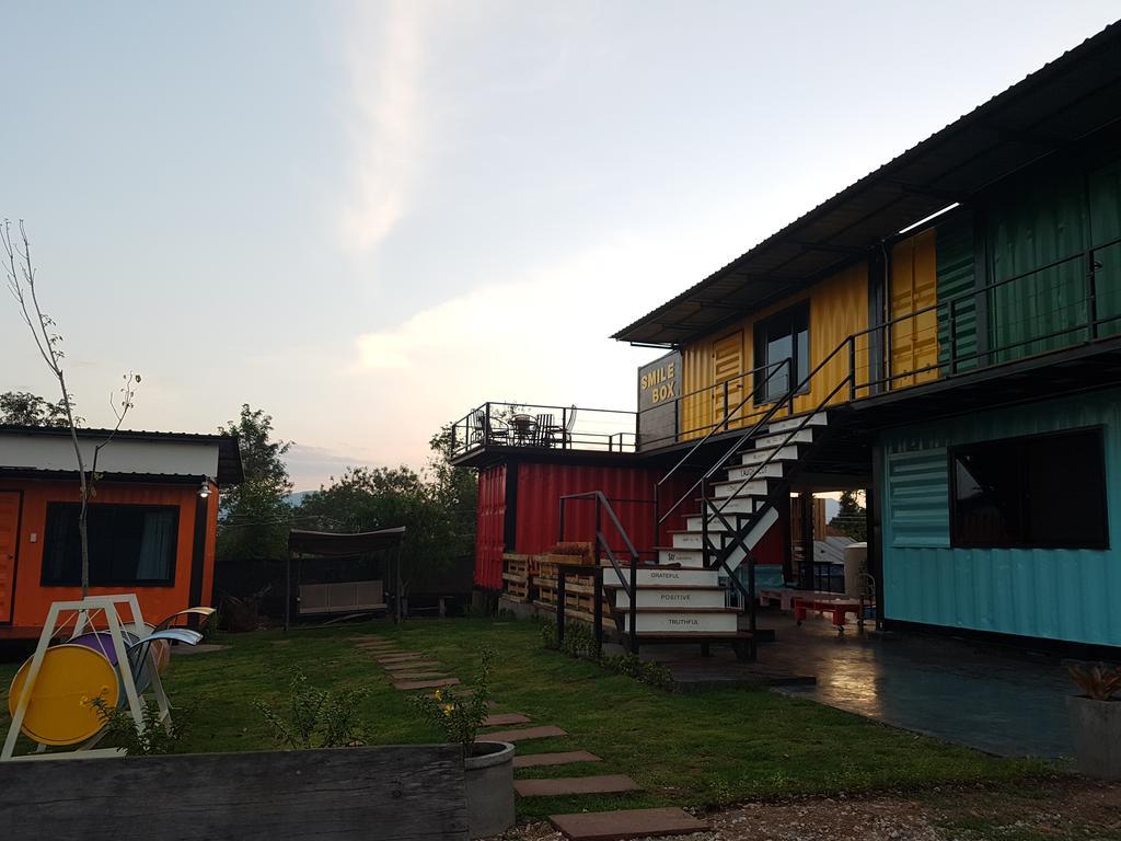 Smile Box Coffee & Resort Nong Hin Екстер'єр фото